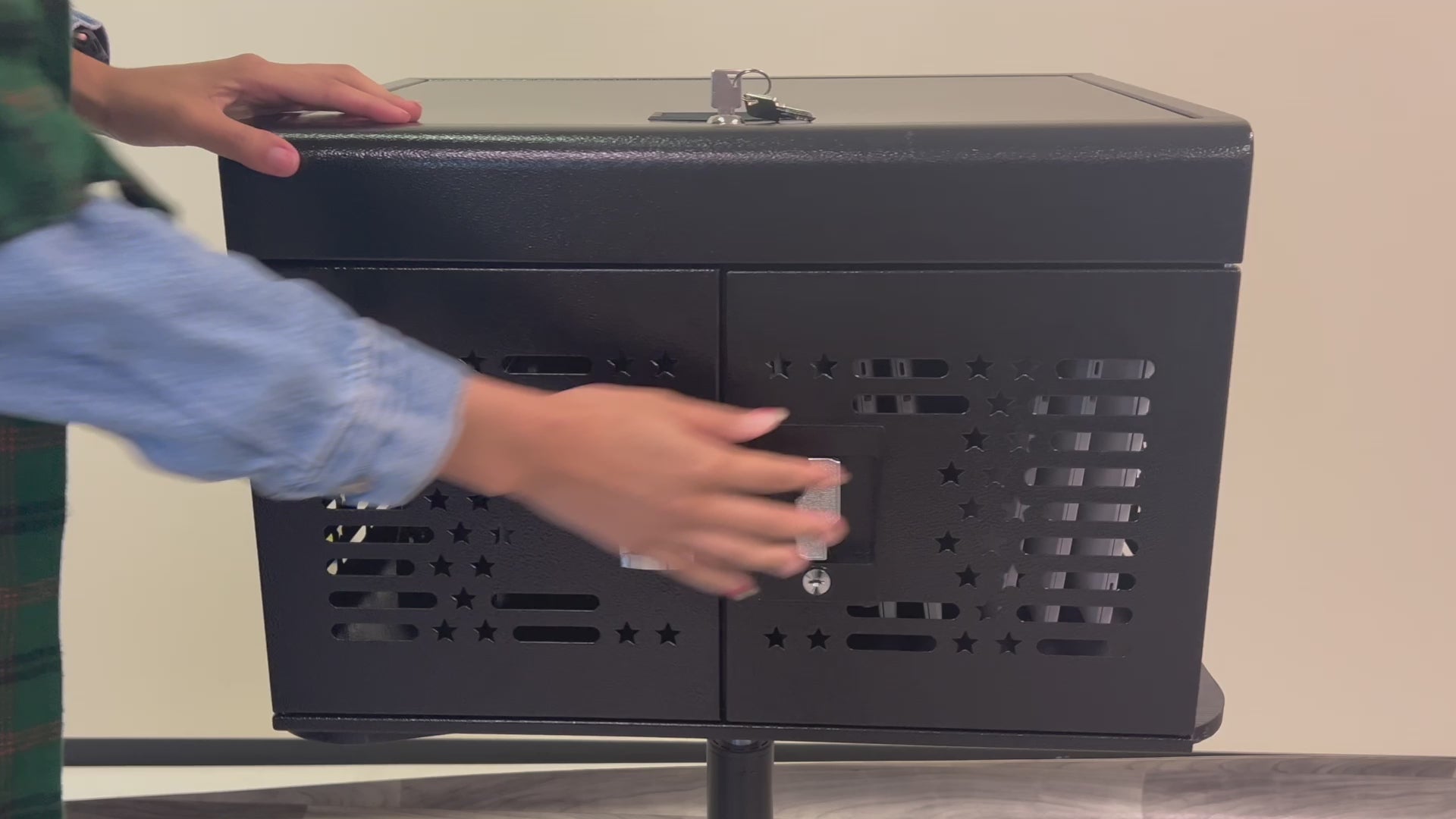 16-Unit Charging Cabinet – Locking Laptop & Tablet Storage with